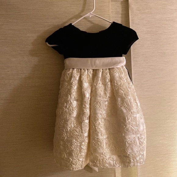 Girl dress - Picture 1 of 1